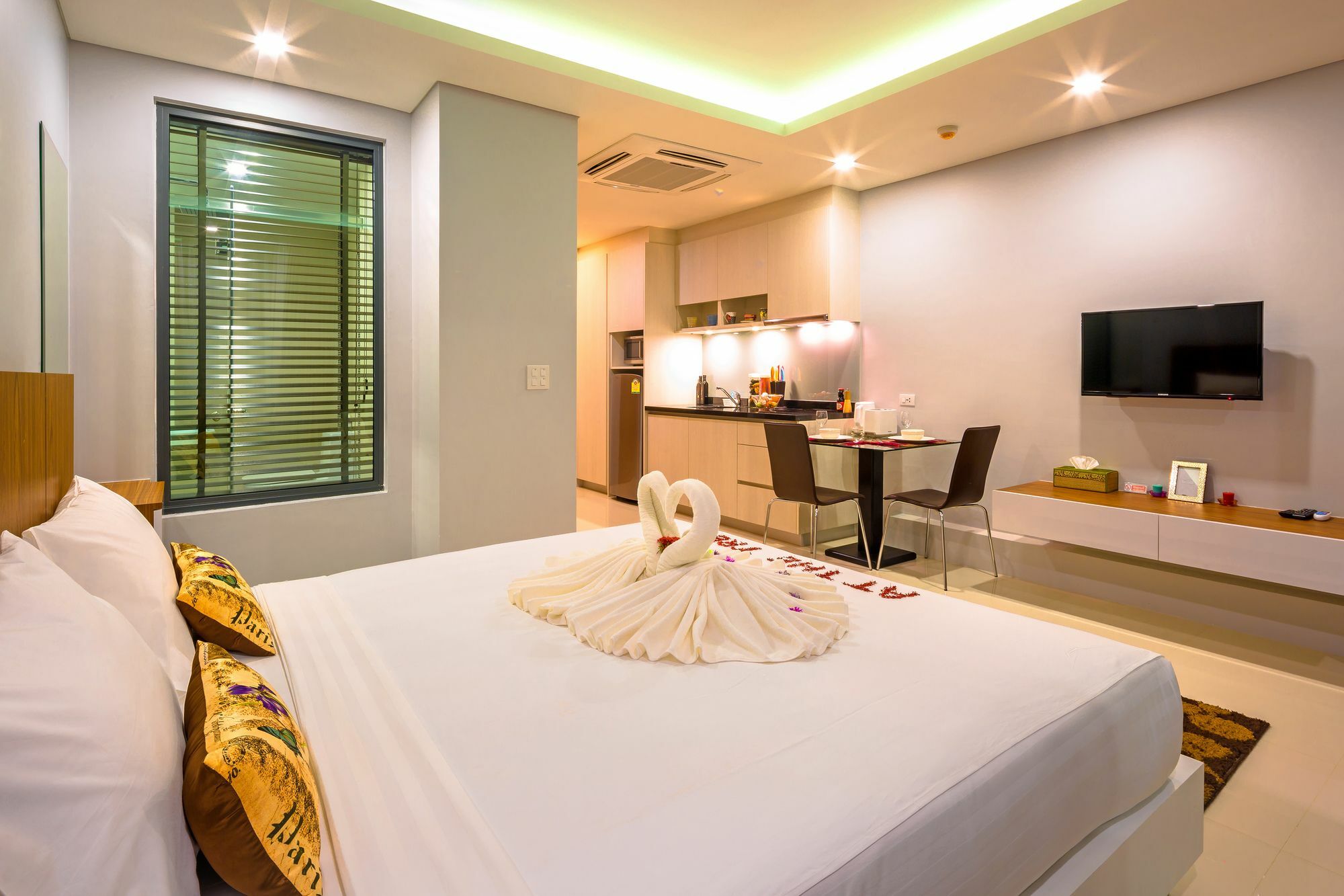 Aparthotel At The Tree Phuket Rawai Exterior foto